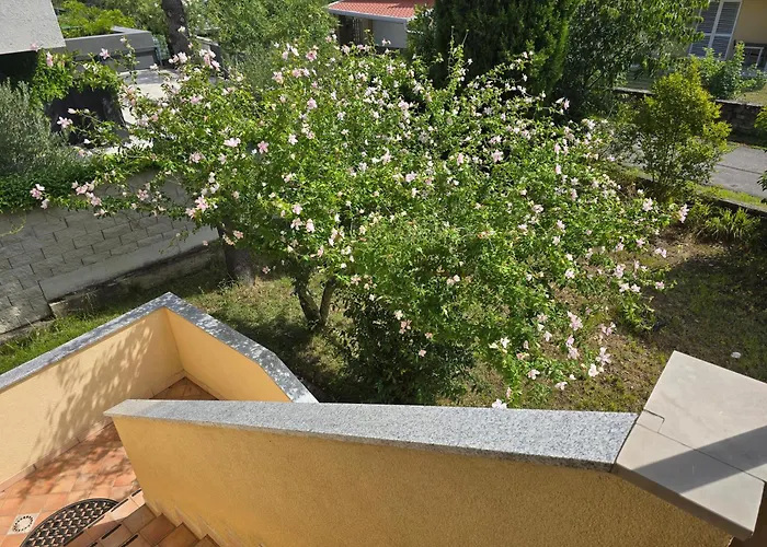 Bay View 아파트 *